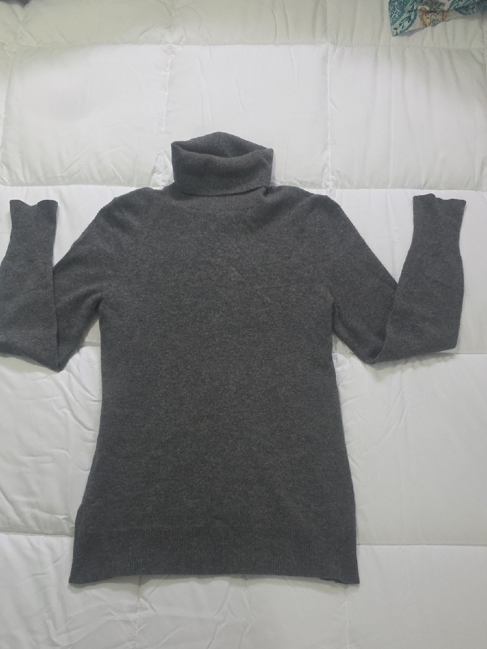Alex Marie 100 % Cashmere Gray Turtleneck Sweater